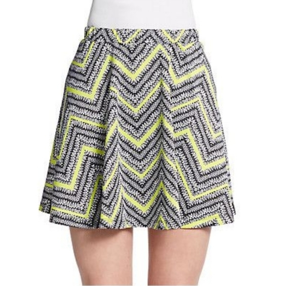 Romeo & Juliet Couture Chevron Print Knit Skirt Black Green Elastic Waist Sz S